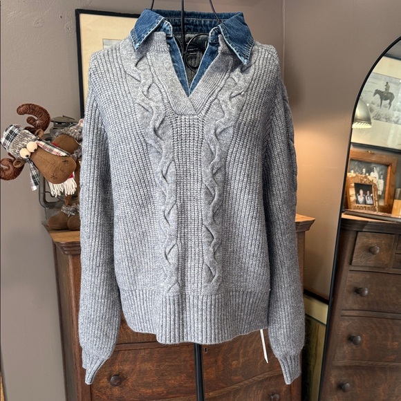 Commense Gray V-Neck Cable Knit Sweater - Picture 6 of 8
